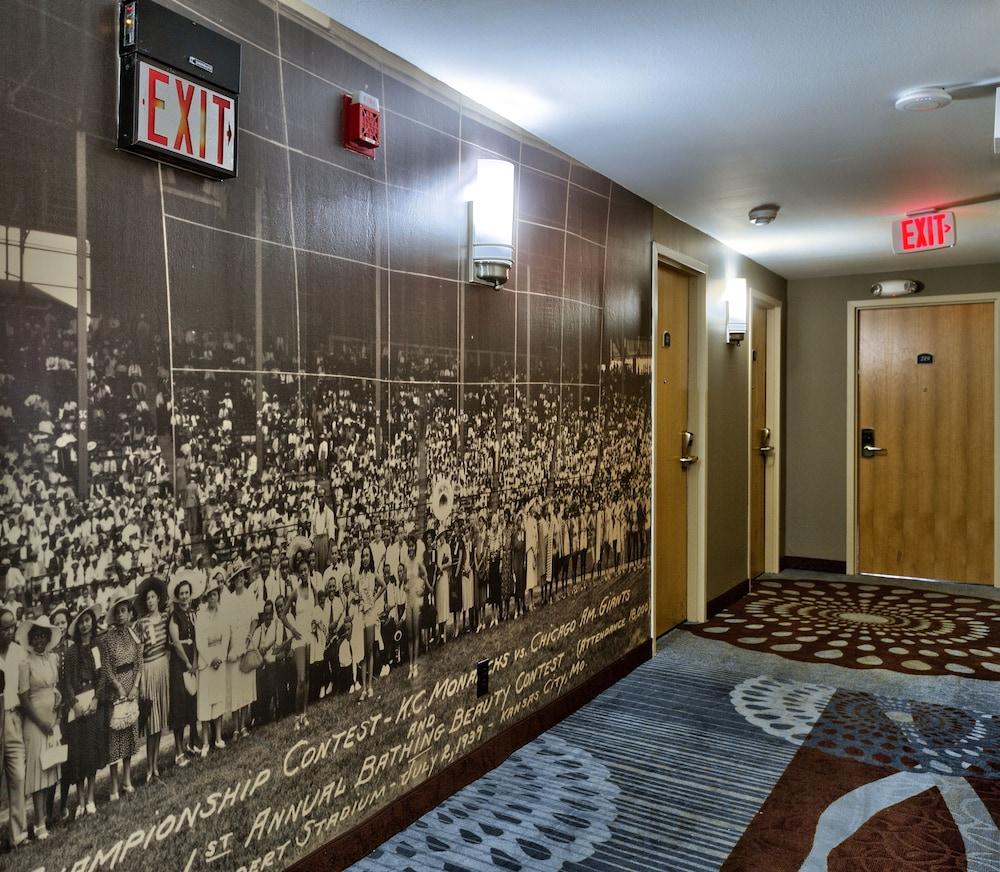 Hotel Westport Kansas City, Tapestry Collection By Hilton Exterior photo